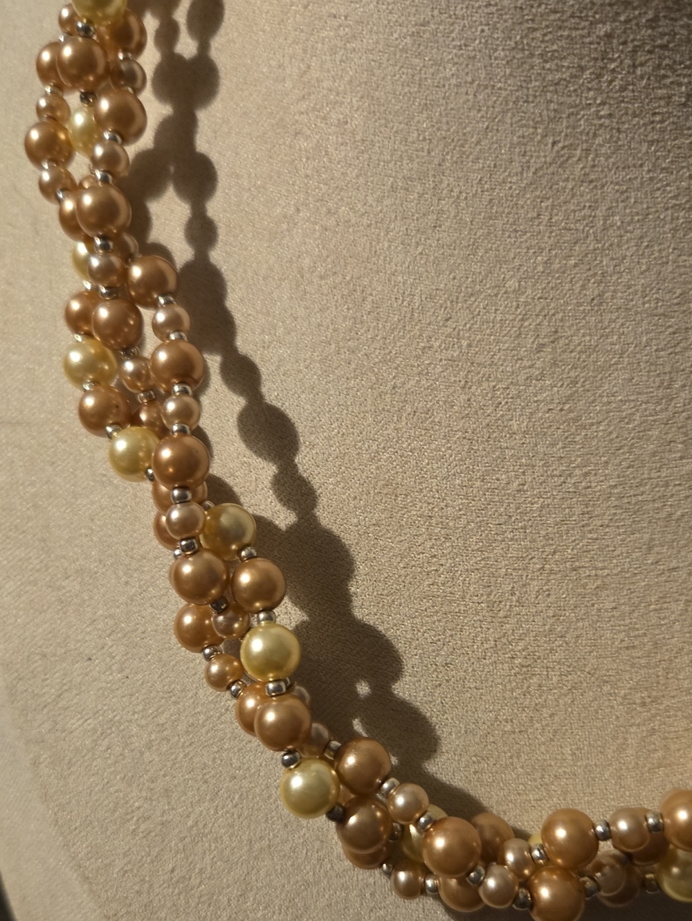 Vintage Twisted Glass Pearl Cluster Necklace - Gold-Tone Champagne Tone 💫 - Picture 2 of 4